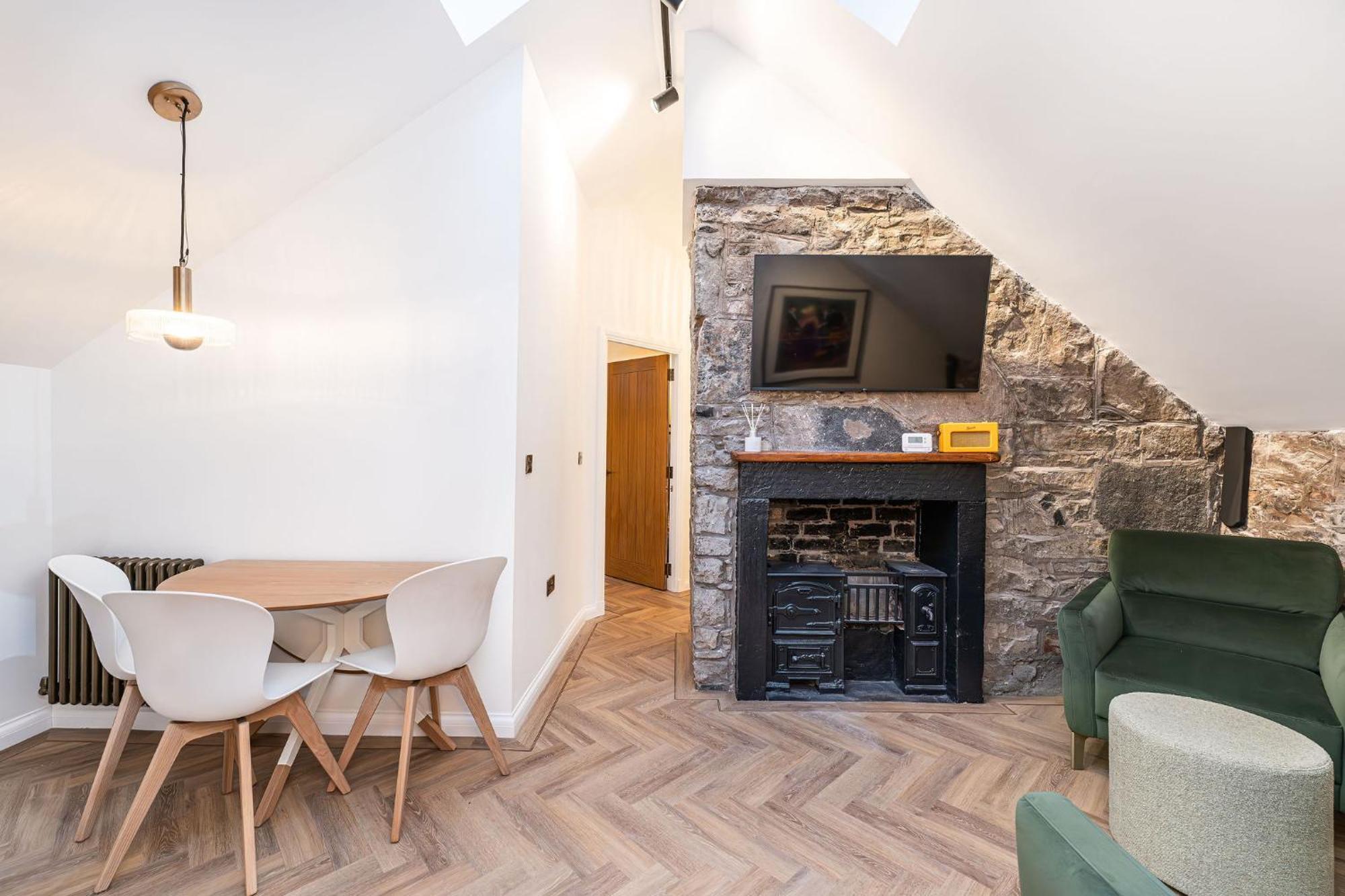 The Coach House Apartment เอดินบะระ ภายนอก รูปภาพ